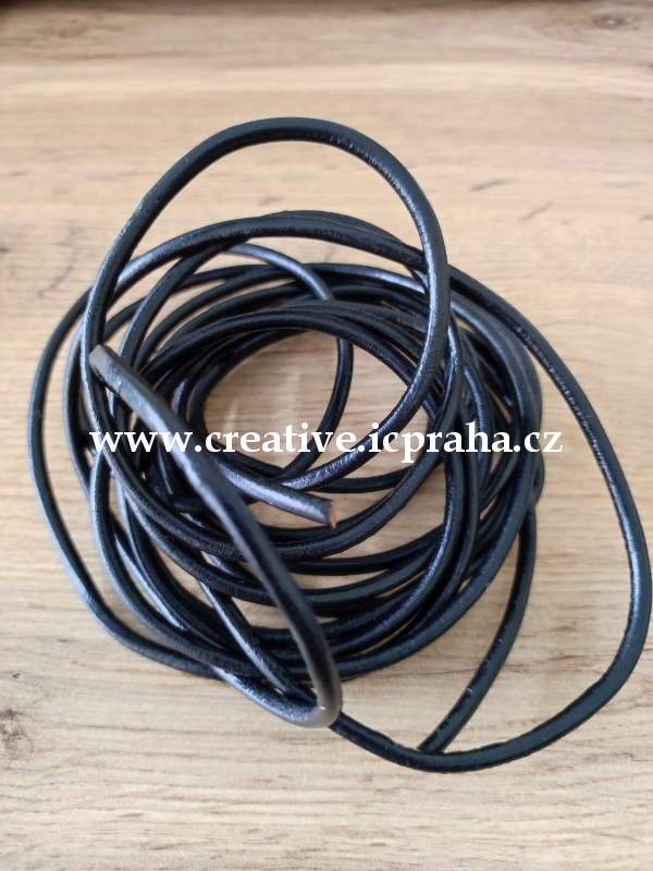 Kůže kulatá 4mm - černá